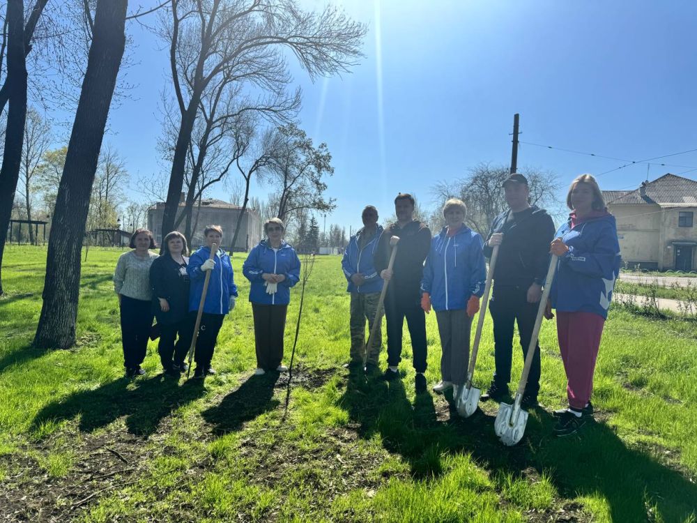 Сегодня в парке Горького состоялась международная акция «Сад памяти», в ходе которой были высажены липы