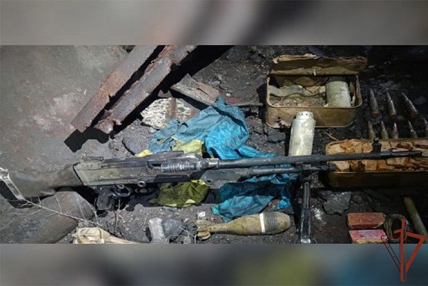 В ДНР сотрудники Росгвардии обнаружили схрон с пулеметом и тротиловыми шашками