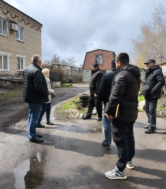 Наталья Бегуненко: В рамках проекта «УПРАВДОМ» партии «Единая Россия» организован комиссионный выезд в составе сотрудников Управы Петровского внутригородского района Администрации городского округа Донецк и представителей...