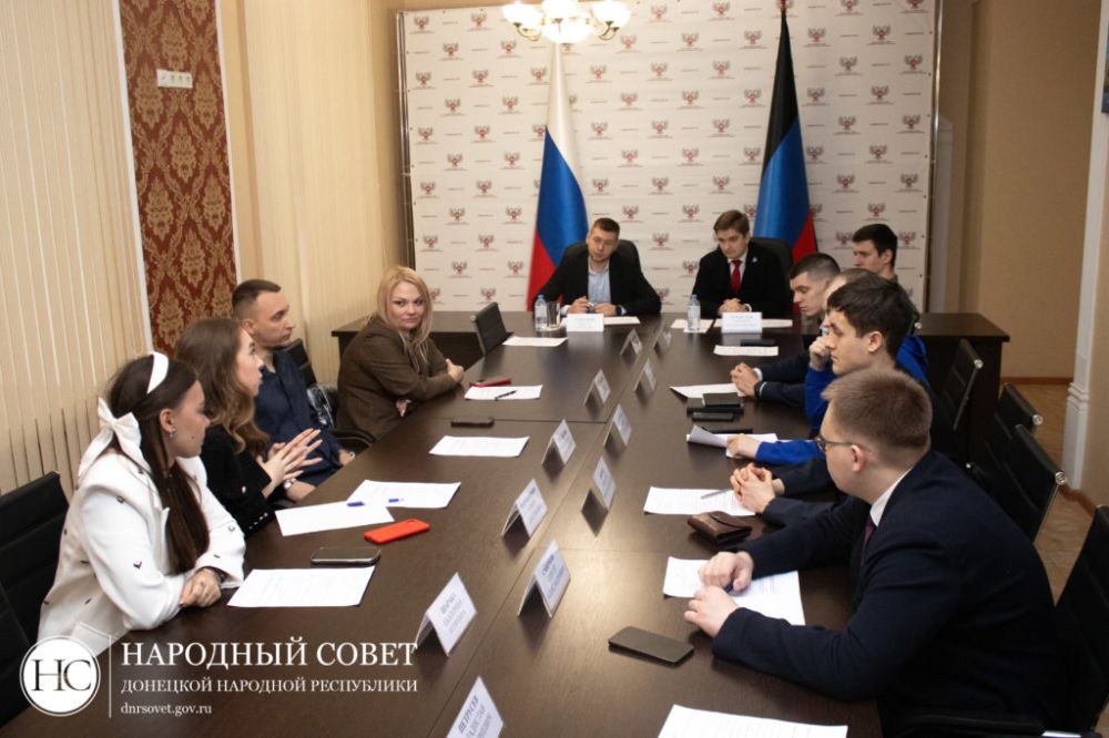 В Народном Совете встретили делегацию Молодежного Парламента при Заксобрании Санкт-Петербурга