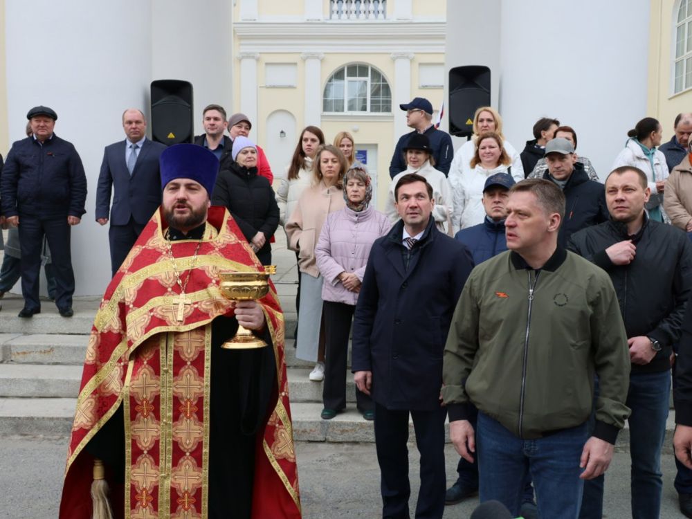 В Ясиноватую передали гуманитарный груз, собранный сотрудниками мэрии Челябинска. Фото