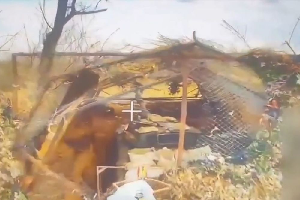 Операторы БпЛА Южной группировки войск уничтожили склад ГСМ и самоходную артустановку противника