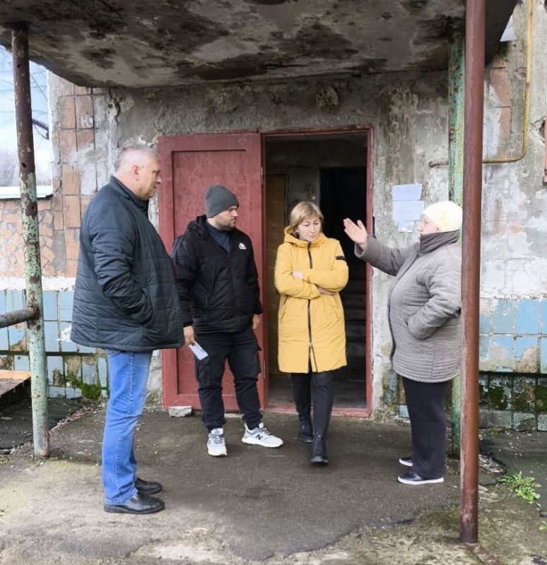 Наталья Бегуненко: В рамках проекта «УПРАВДОМ» партии «Единая Россия» организован комиссионный выезд в составе сотрудников Управы Петровского внутригородского района Администрации городского округа Донецк и представителей...