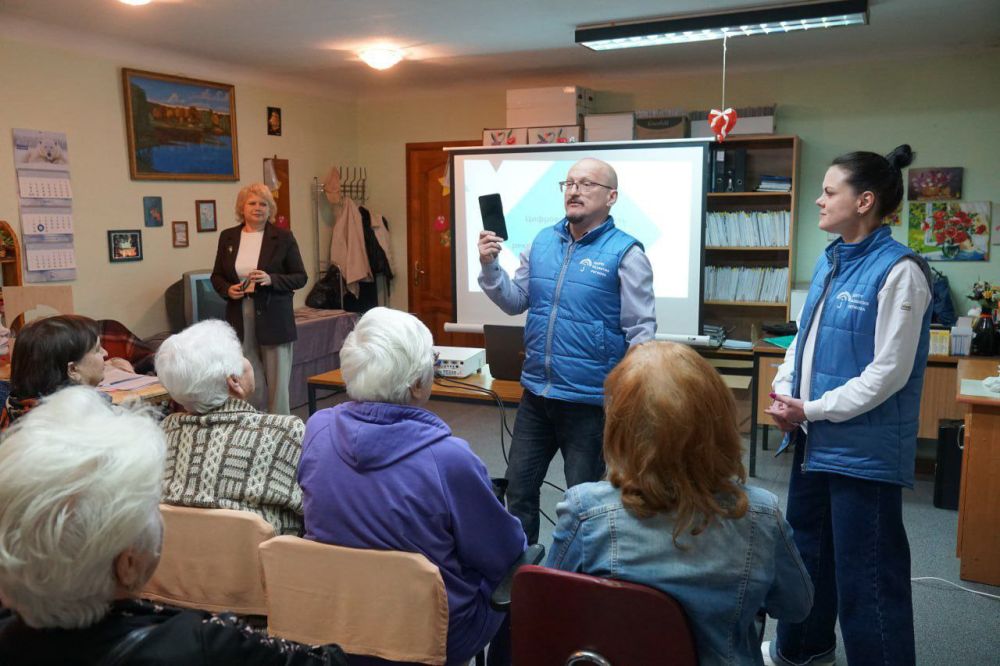 Валентин Левченко: На базе отделения дневного пребывания граждан пожилого возраста и инвалидов Территориального центра социального обслуживания Киевского района, специалистами Центра Развития Региона было проведено первое...
