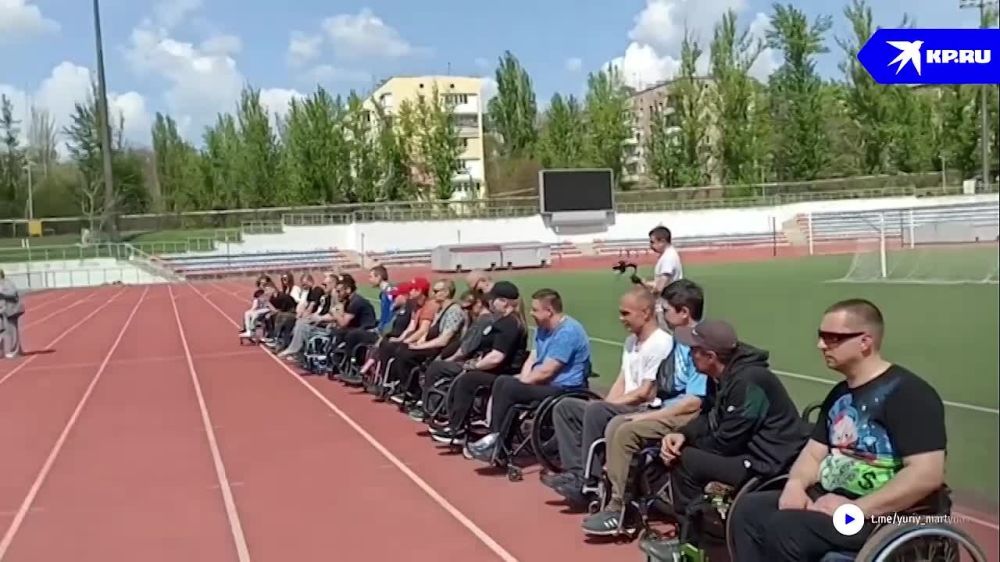 «Это настоящий пример силы духа!»: В Донецке провели мини-марафон для маломобильных людей