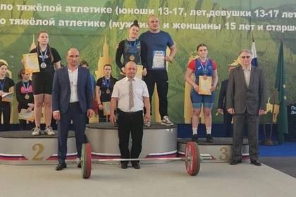 Тяжелоатлетки из ДНР завоевали две золотые медали на чемпионате и первенстве ЮФО