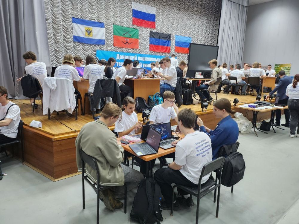Юрий Мартынов: В Донецке проходит Кубок Новых регионов по спортивному программированию