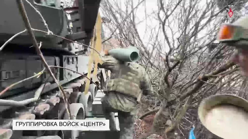 Минобороны России: Непрерывная боевая работа. Военнослужащие 5-й общевойсковой армии группировки войск «Восток» уничтожили РЛС немецкого производства «Ground Observer-12» и полевой склад боеприпасов ВСУ на Южно-Донецком...