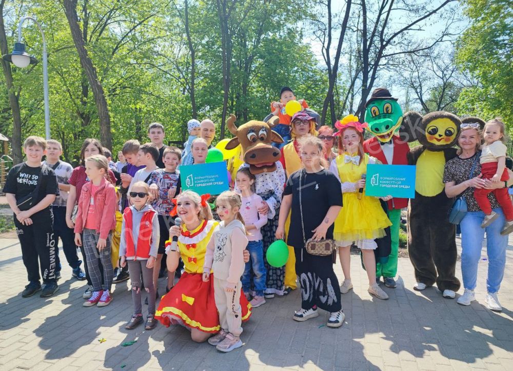 В рамках Всероссийского субботника в сквере «Строитель» для детей состоялась игровая программа «Чистый город, чистый сквер!»