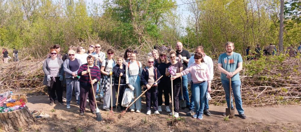 Елена Рязанцева: Улицы Можайского, Робеспьера, Румянцева и Буденновских Партизан стали чище благодаря усилиям коллективов клиентской службы, централизованной бухгалтерии учреждений образования, школы № 141, детских садов...