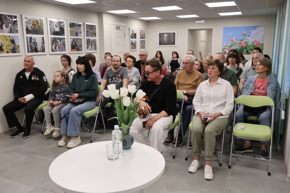 Ветераны-защитники Отечества встретились с легендарным Владимиром Скобцовым