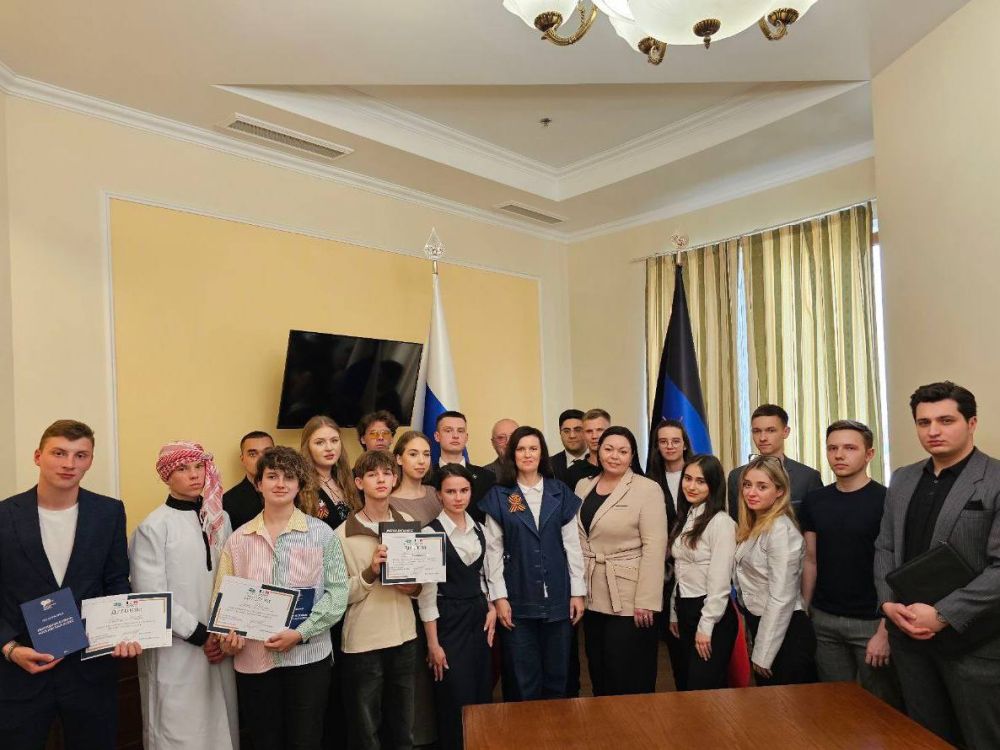 Молодежный парламент ДНР и Центр молодежной дипломатии «ЛЕГАТУС» провели модель «Евразийского Молодежного Парламента»