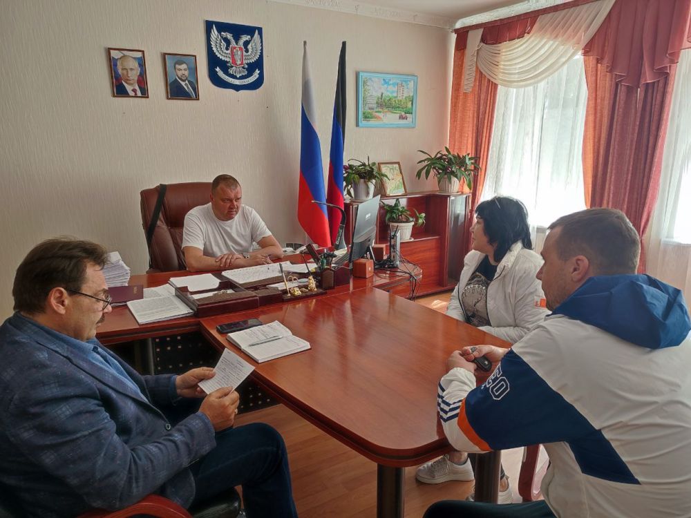 Юрий Будрин: Сегодня, 28 апреля 2025 года, руководитель Управы Кировского внутригородского района Администрации городского округа Донецк ДНР Алексей Дмитрюк провел личный прием граждан
