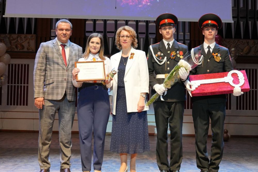 Ольга Колударова: Сегодня вместе с заместителем Председателя Правительства ДНР Ларисой Толстыкиной, председателем комитета Народного Совета по образованию, науке, культуре и делам общественных организаций Сергеем Ярошем...