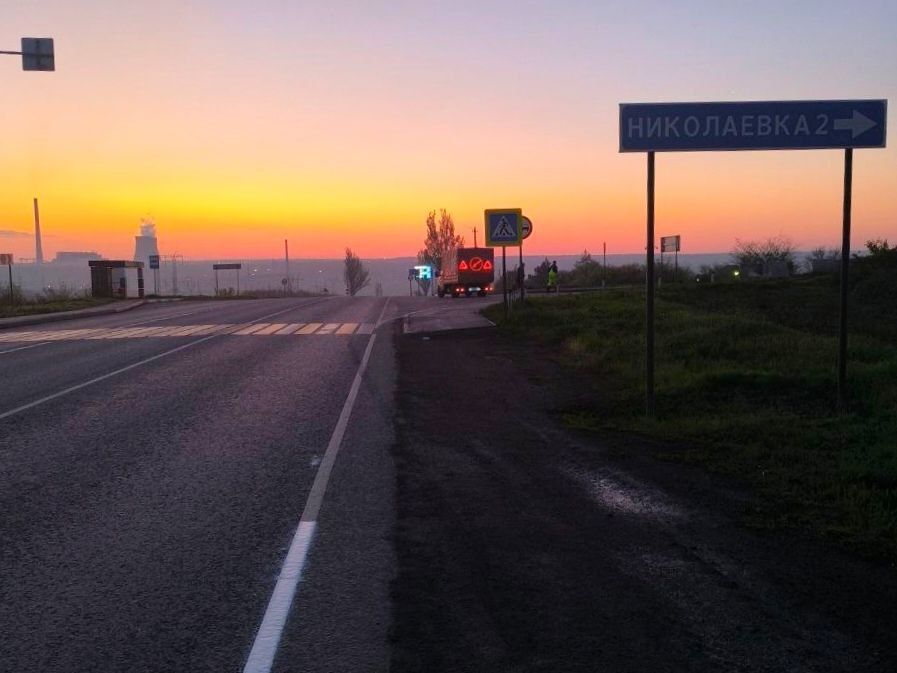 Дорожники обновили разметку на автодороге "Донецк - Макеевка - Торез - до границы ЛНР"