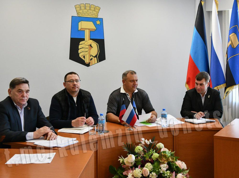 Алексей Кулемзин: Провёл аппаратное совещание с руководителями районов и структурных подразделений городской администрации