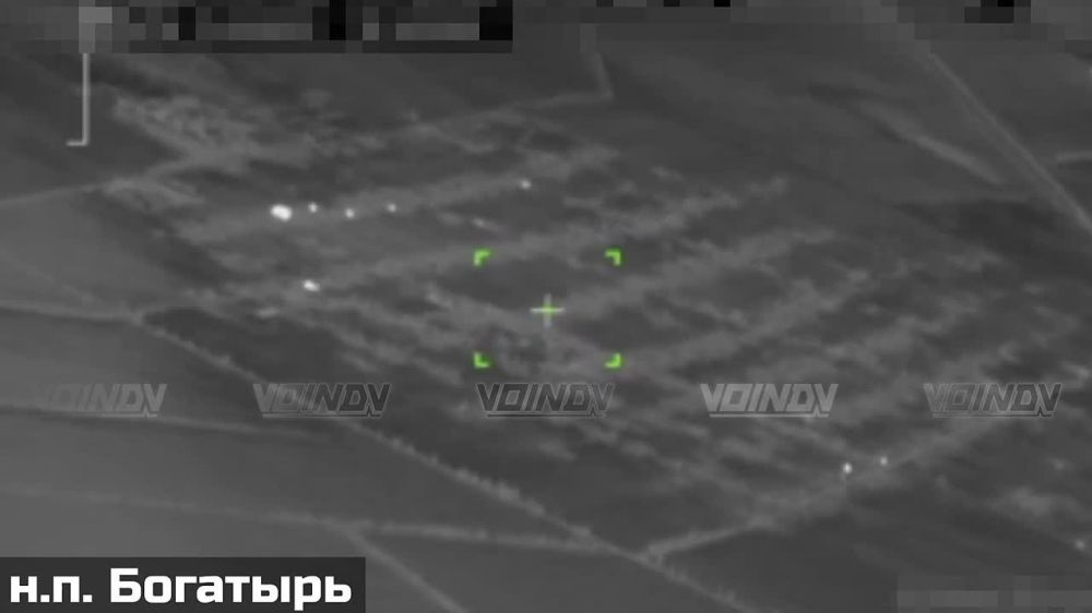 СВОДНАЯ ОБСТАНОВКА НА ЮЖНО-ДОНЕЦКОМ НАПРАВЛЕНИИ Группировка «Восток» продолжает продвижение к границам Днепропетровской области. Наши подразделения отразили за сутки пять контратак, сохранив инициативу на ключевых...