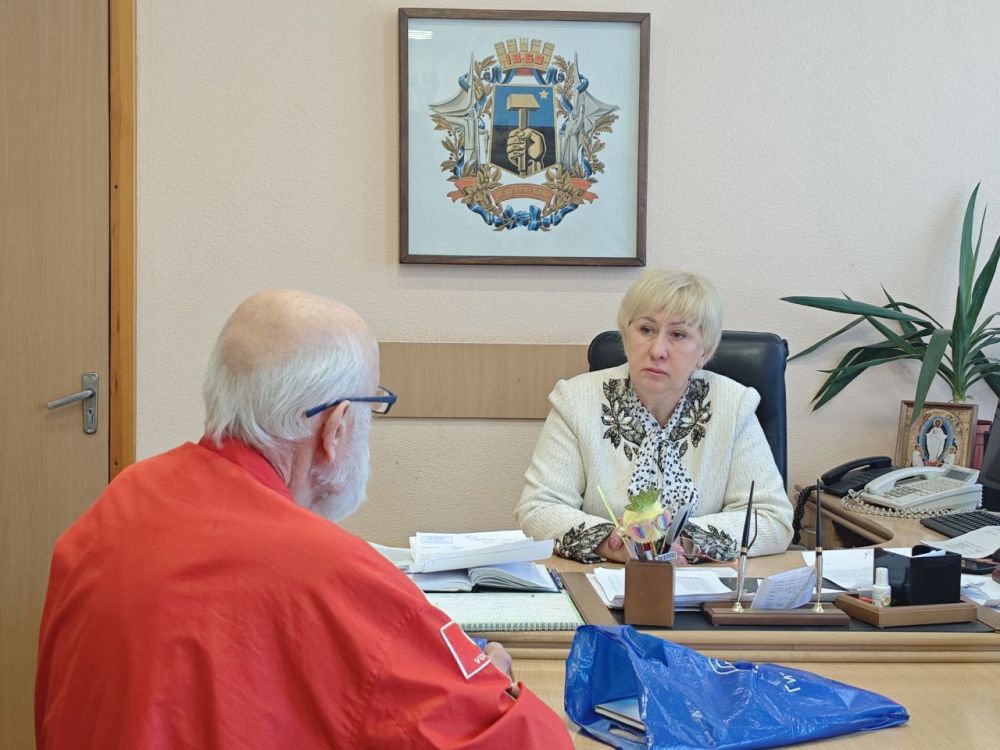 Сегодня, 28 апреля, руководитель Управы Пролетарского внутригородского район Администрации городского округа Донецк Елена Рязанцева провела личный прием граждан