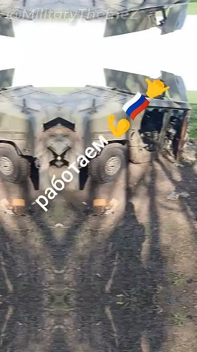 Южно-Донецкое направление. Наши гвардейские штурмовики подбили и фактически затрофеили американский бронеавтомобиль "Хамви" ВСУ