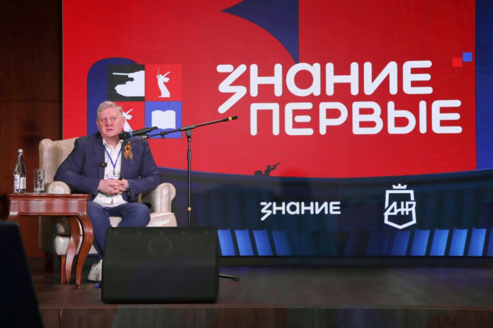 Врио Председателя Правительства Андрей Чертков принял участие в федерального просветительского марафона «Знание.Первые»