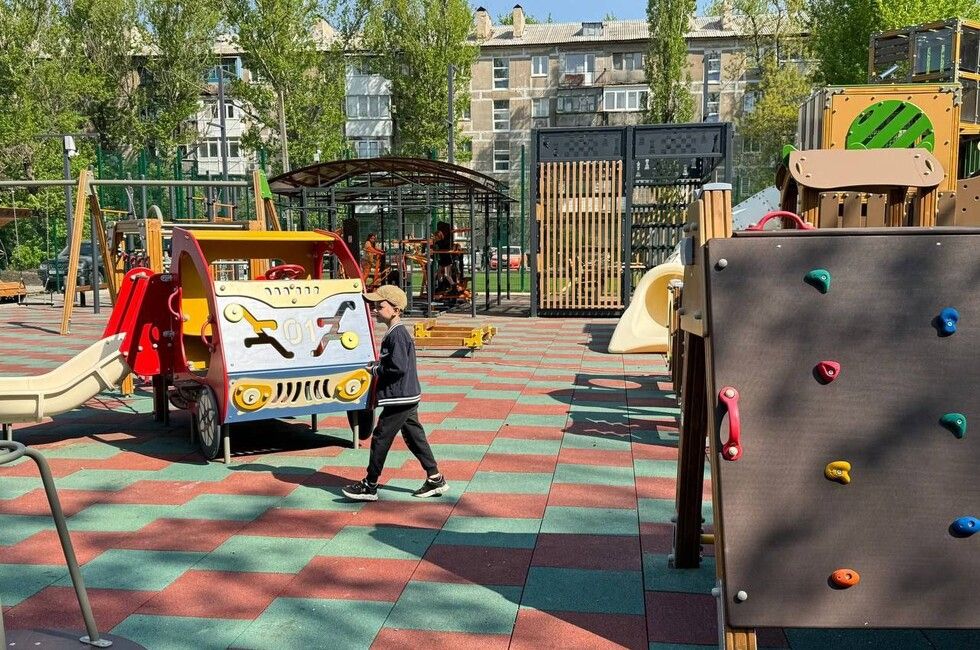 Красота шагает по дворам. Пушилин рассказал о благоустройстве в Донецке, Шахтерске и Енакиево