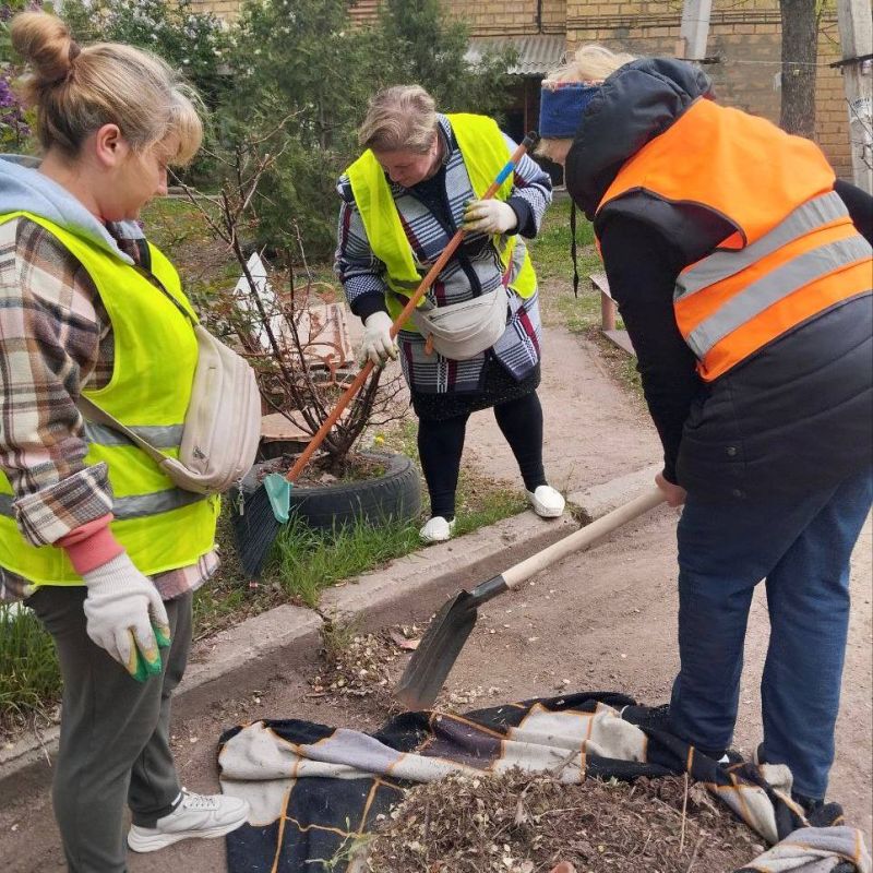 Михаил Меренков: Уборка придомовых территорий Буденновского района сегодня