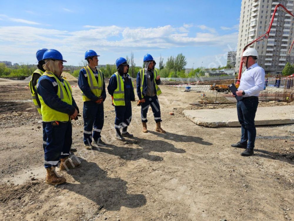 В Донецке прошёл курс лекций для мигрантов на тему «Содействию адаптации трудящихся-мигрантов, прибывших в Российскую Федерацию в порядке, не требующем получения визы, а также граждан государств-участников ЕАЭС»