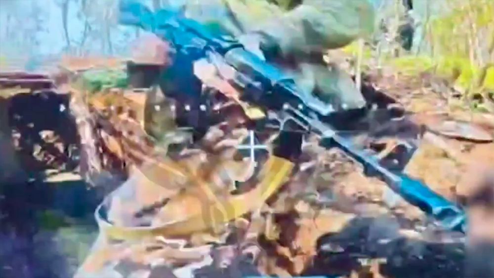 Оператор FPV-дрона попал прямо в бедренную артерию украинскому боевику