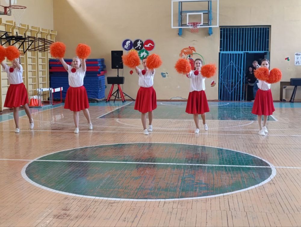 Иван Адамец: Обучающиеся ГБОУ «Школа № 64 г.о. Донецк» совместно с родителями приняли участие в спортивной эстафете в рамках Всероссийского спортивного марафона «Сила России», который стартовал 20 февраля и пройдет до 3...