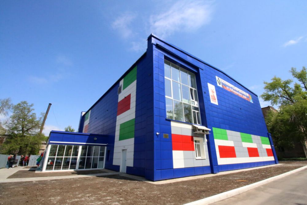 В Дебальцево открыли восстановленный бассейн ФСК «Локомотив»