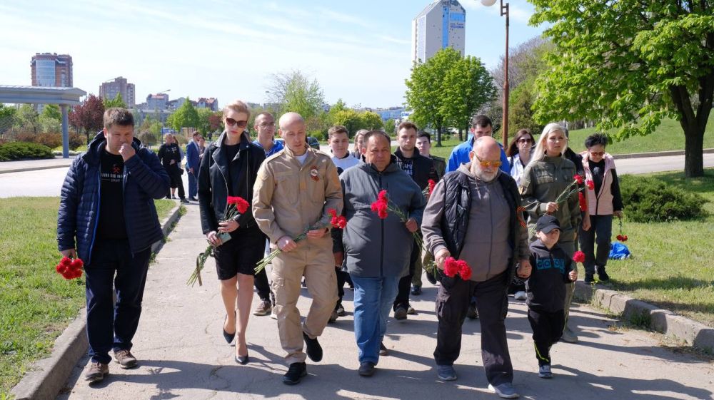 Память жива: в Донецке почтили жертв трагедии 2 мая в Одессе