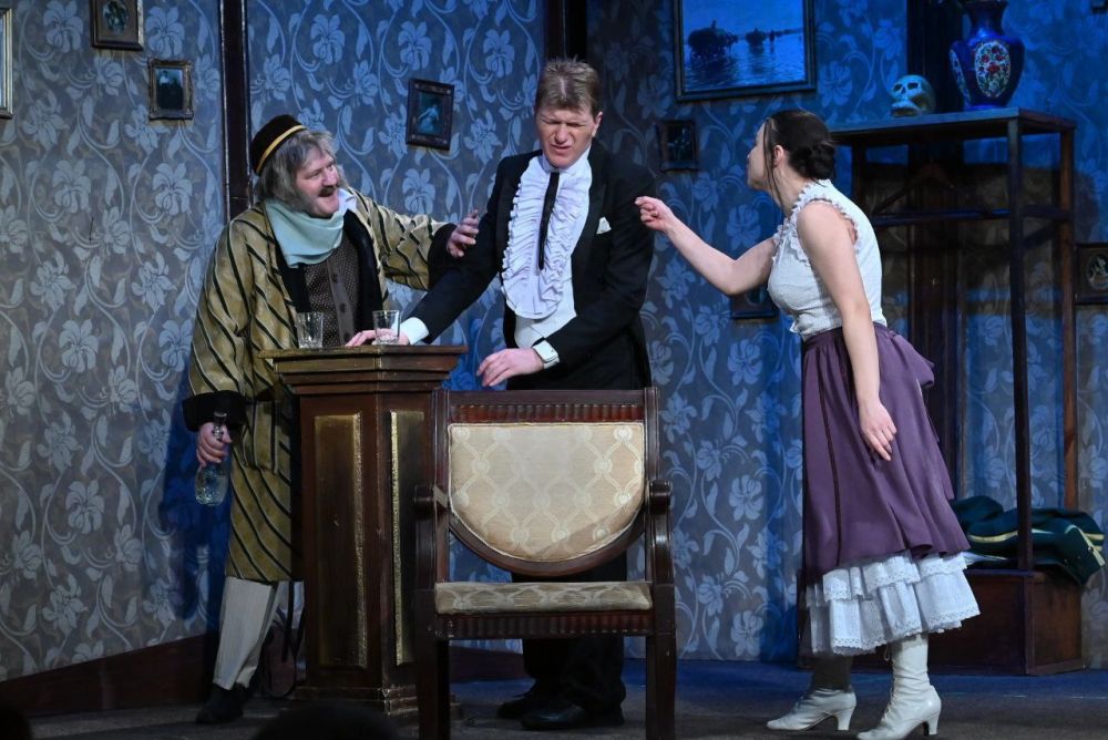 Доступны уже три спектакля: лучшие постановки Донецкой муздрамы можно посмотреть онлайн