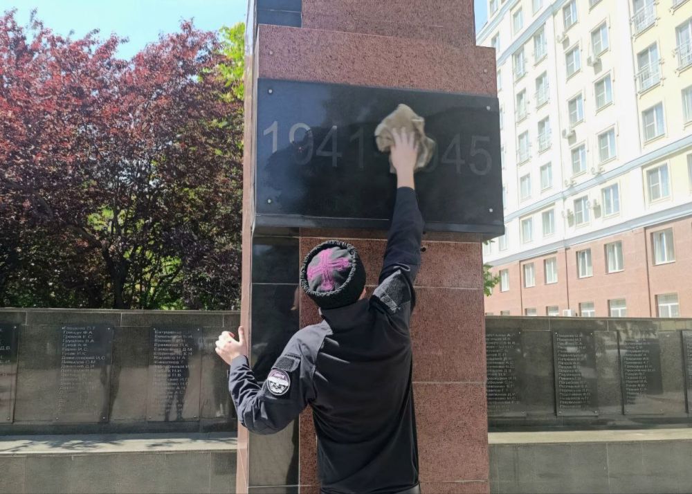 Иван Адамец: В Куйбышевском районе прошла акция «Чистый обелиск»