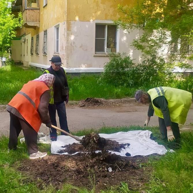 Михаил Меренков: Работы дворников на придомовых территориях Буденновского района сегодня