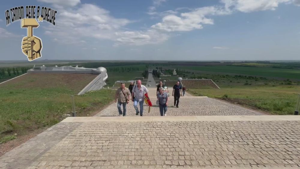 Шахтёры Донбасса, взявшие в руки оружие в 2014 и в 2022 году почтили память предков и сослуживцев в преддверии 80-й годовщины Победы в Великой Отечественной войне!