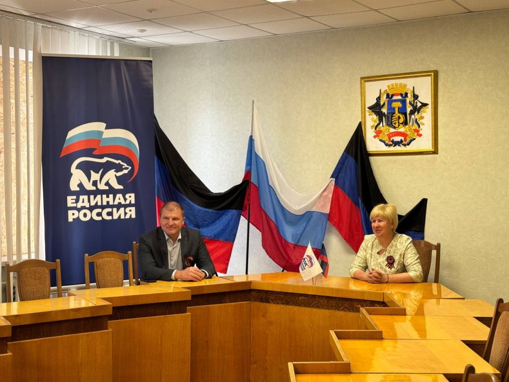 Сегодня в Пролетарском районе состоялась встреча руководителя Управы Пролетарского внутригородского района Администрации городского округа Донецк Елены Рязанцевой, депутата Донецкого городского совета Виталия Воловика с...