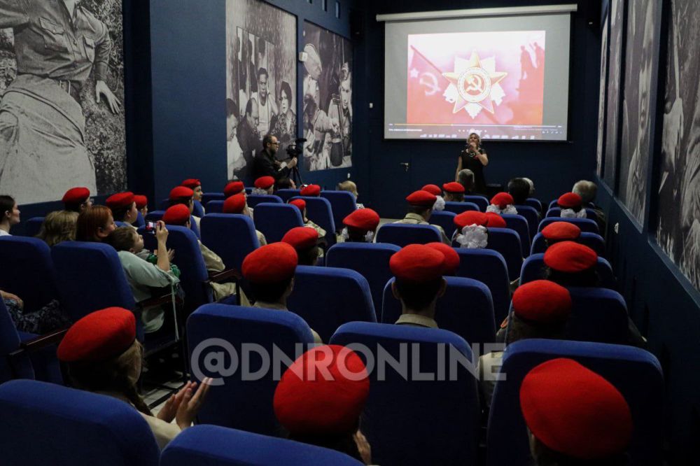 В Донецком военно-историческом музее Великой Отечественной войны состоялось открытие выставки «Оружие Победы»