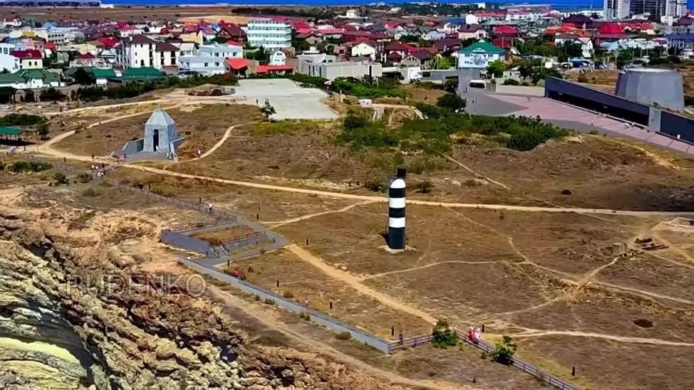 «Родина Мать». На разломе эпох, в огне Донбасса, рождается пронзительный стих «Родина мать» - авторское произведения Петра Калины, сотрудника полиции из Донецка, чьи руки держали оружие, а сердце – любовь к Родине