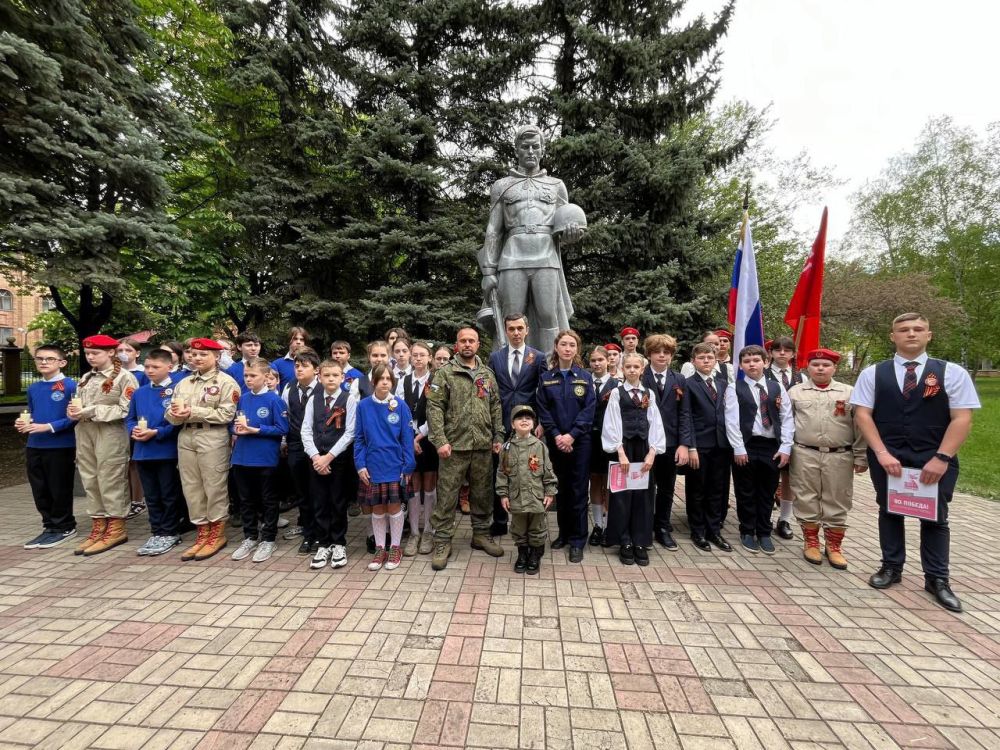 Максим Кныш: 7 мая 2025 года, вместе с депутатом 1 созыва Макеевского городского округа Сергеем Зуевым, Олесей Метасовой заместителем руководителя Донецкого регионального отделения Всероссийского студенческого корпуса...