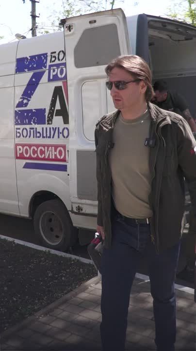 Единая Россия вместе с Эдгардом Запашным доставила гумпомощь приюту для животных