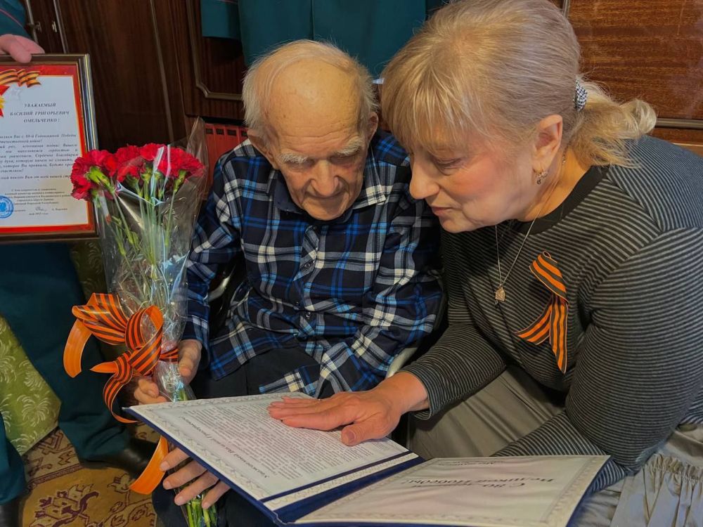 Татьяна Копылова: Сегодня в преддверии 80-летия Великой Победы поздравили ветеранов Великой отечественной Войны и узников блокадного Ленинграда Ворошиловского района