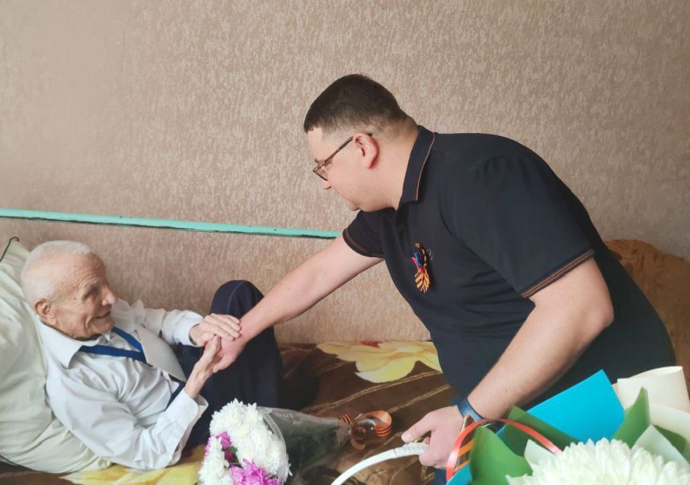 Наталья Бегуненко: Руководитель Управы Петровского внутригородского района Администрации городского округа Донецк Бегуненко Наталья посетила ветеранов Великой Отечественной войны Райко Ивана Игнатьевича и Новикову Аллу...