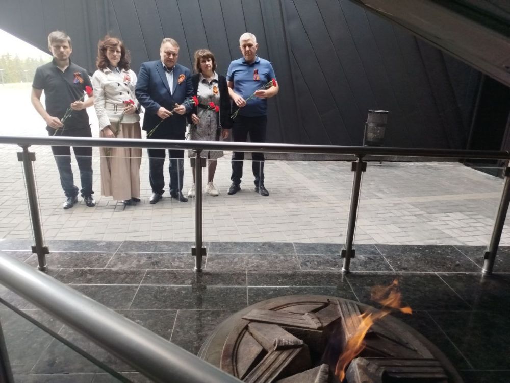 Валентин Левченко: В преддверии священного праздника – Дня Победы, почтили память тех, кто на фронте и в тылу завоевывал наше право на жизнь!