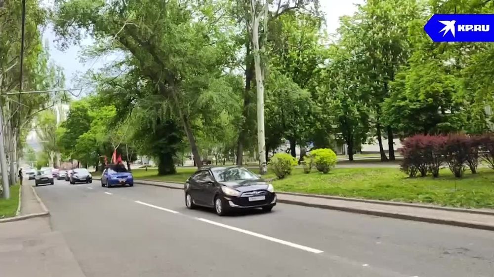 Бессмертный полк, полевые кухни и акция байкеров: Как День Победы отметили в Донецке