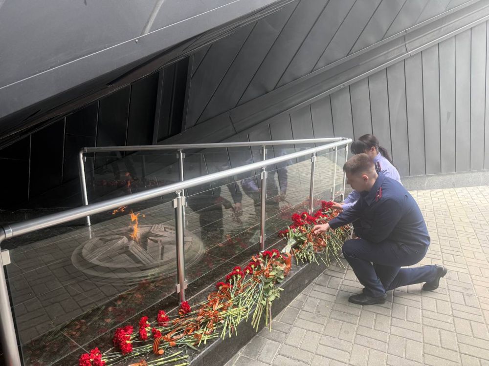 В День Победы сотрудники следственного управления СК России по Донецкой Народной Республике почтили память Героев Великой Отечественной войны