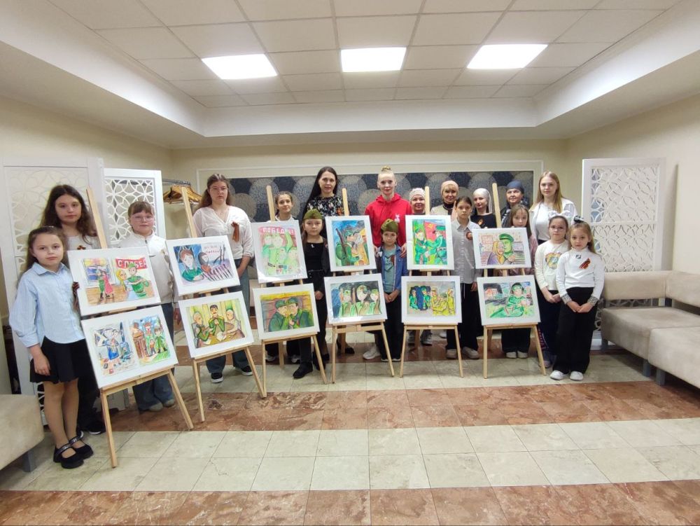 По инициативе председателя Совета женщин Куйбышевского района г. Донецка Такташвой Н. Л. участники детского клуба "Rafael.Ka" (руководитель Минакова Т. Л.) приняли участие в конкурсе детского рисунка, посвящённого Дню...
