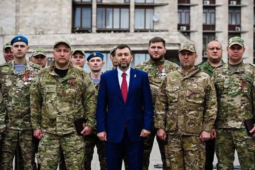 Сергей Прокопенко: Сердечно поздравляю коллег по Народному Совету, депутатов Андрея Баевского и Александр Быкадорова с присвоением званий Героя Донецкой Народной Республики