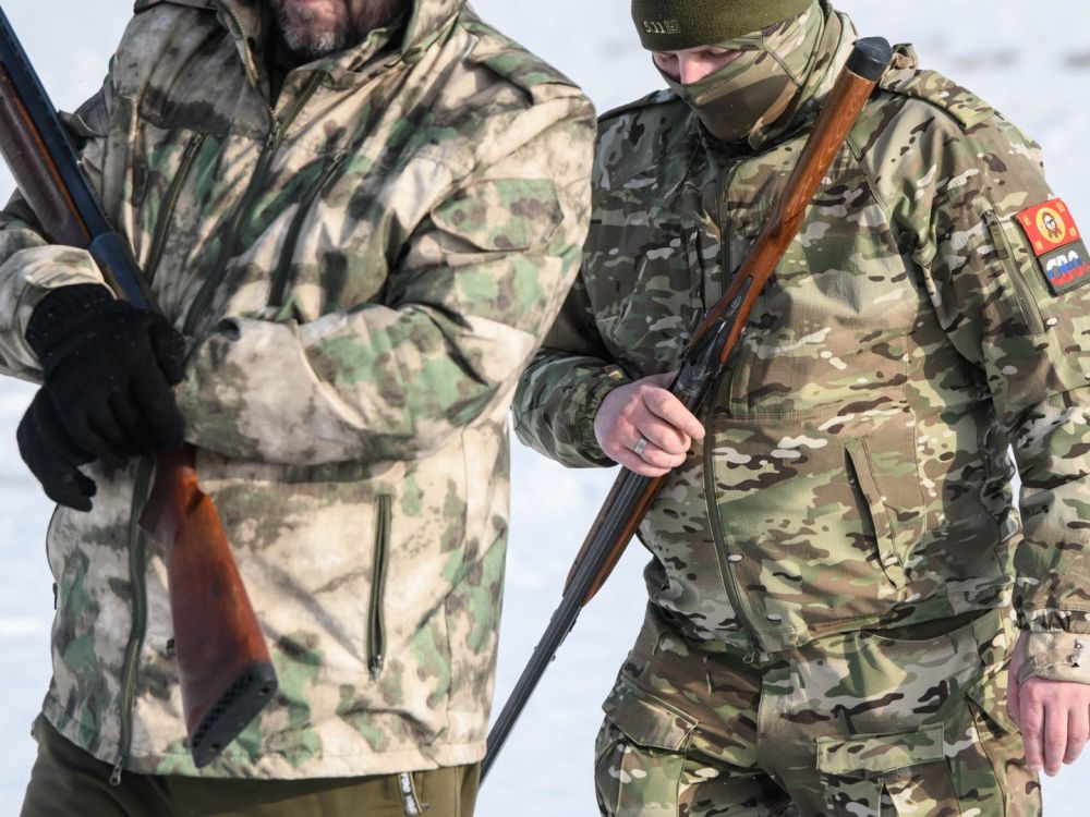 С аптечкой и автоматом: чиновники и политики ЯНАО на СВО