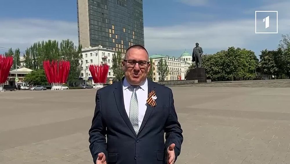 С Днем Республики! Поздравляет Андрей Крамар – заместитель председателя Народного Совета ДНР, координатор Донецкого регионального отделения ЛДПР, член Высшего совета партии поздравляет всех с Днём Победы!