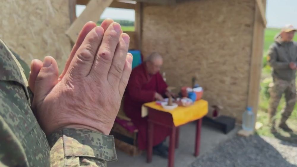 Чингис Дамбиев: Вчера возле н.п. Мангуш Донецкой Народной Республики прошел обряд освящения буддийского Субургана (Стеллы), которая была возведена в честь памяти погибшим на СВО